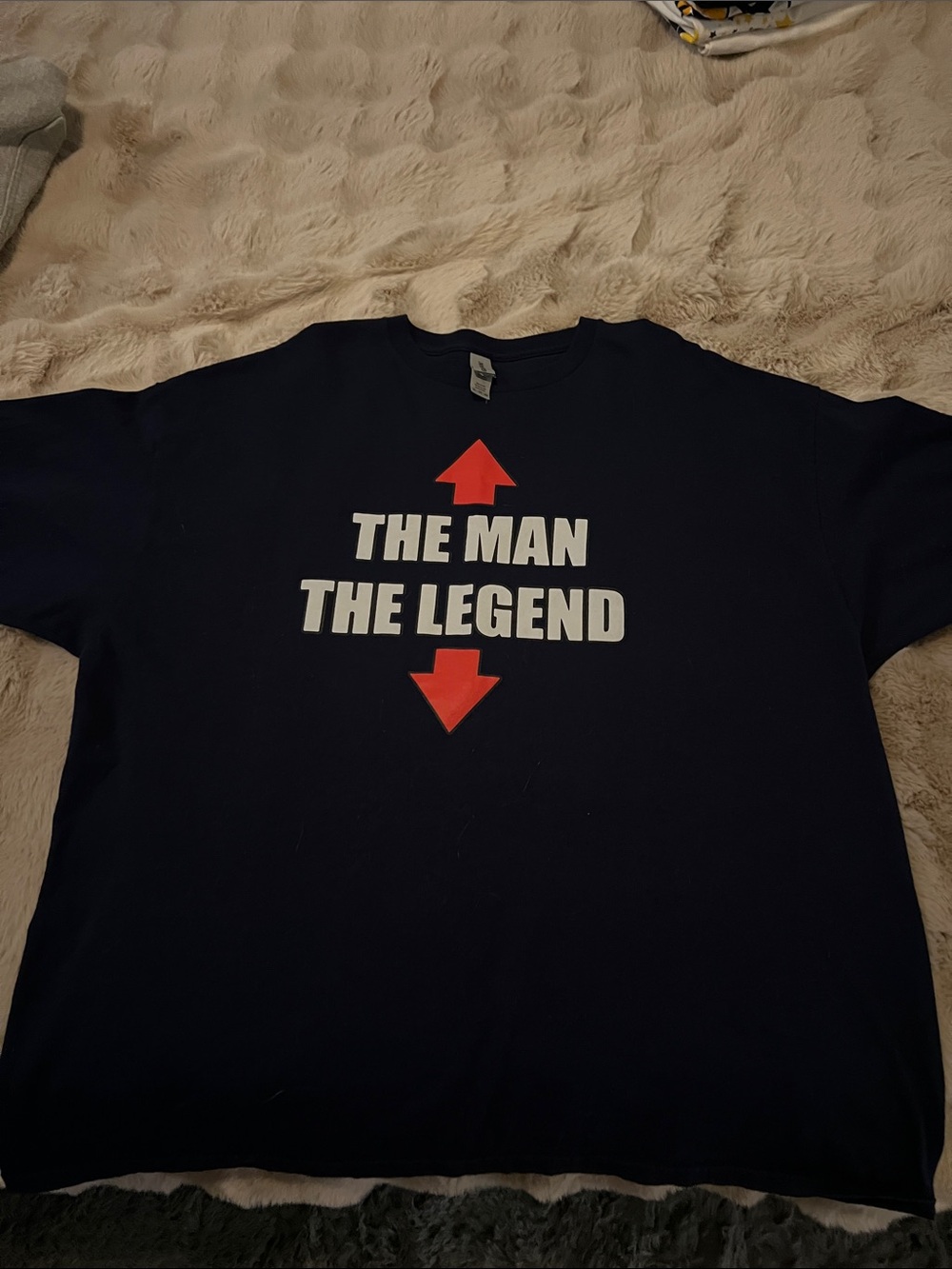Gildan Black Graphic Tee with Red Arrow Accents